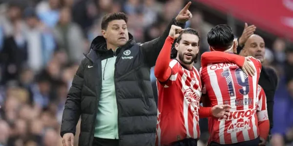 Pochettino y jugadores de Chivas/ FOTO: Los Ángeles Times