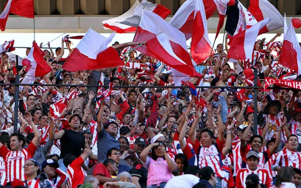 Previo a su salida a la ciudad de México, Chivas salió por otra puerta para no hacerle frente a sus aficionados.