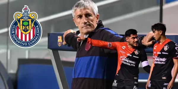 Quique Setién con Barcelon y jugadores del Atlas/FOTO: Cadena SER