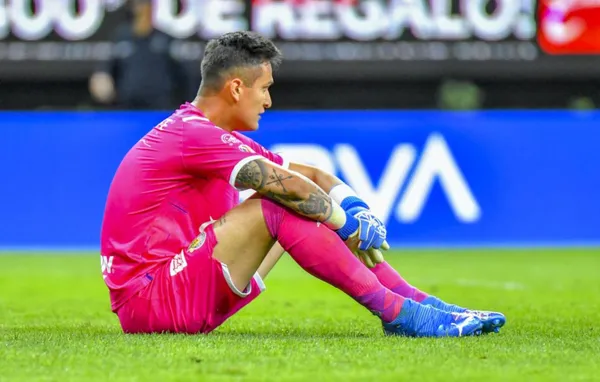 Raúl Gudiño termina su contrato con Chivas en diciembre.