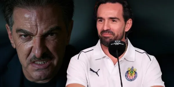 Ricardo La Volpe enojado y Gerardo Espinoza / Foto: GROK y MEXSPORT