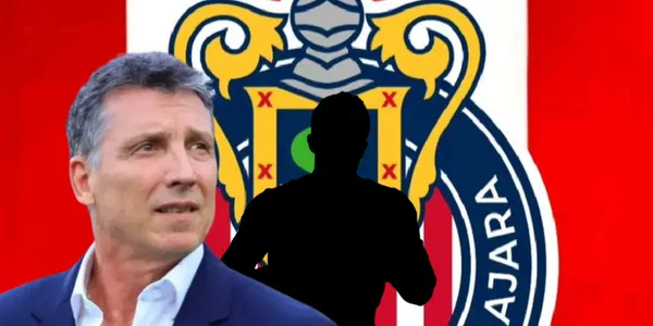 Robert Dante Siboldi junto a futbolista incógnito / FOTO 90 MIN