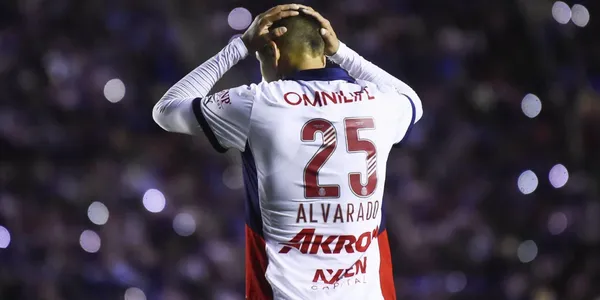 Roberto Alvarado en Chivas / Foto: MEXSPORT