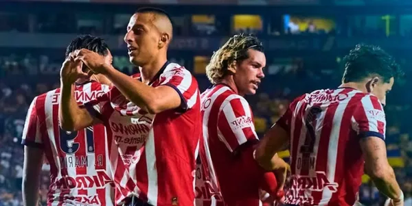 Roberto Alvarado festejando su gol sobre Tigres / FOTO YOUTUBE