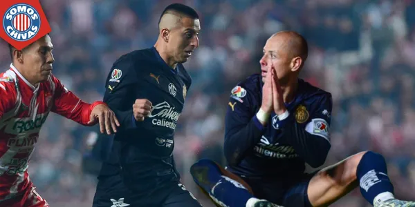 Roberto Alvarado y Chicharito (Fuente: MEXSPORT)