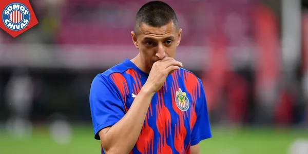 Roberto “Piojo” Alvarado en Chivas (Fuente: MEXSPORT)