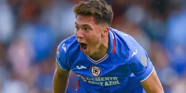 Rodrigo Huescas festejando un gol con Cruz Azul / Foto Mexports