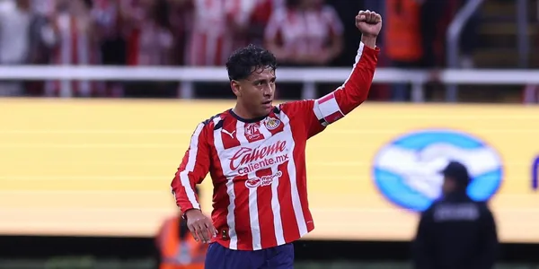 Romo celebrando. Foto: Chivas