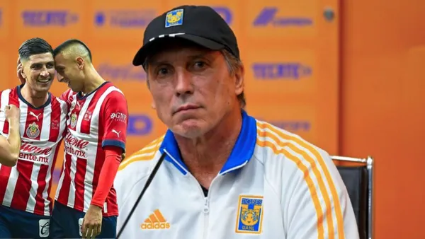 Siboldi en conferencia de prensa y Piojo y Pocho