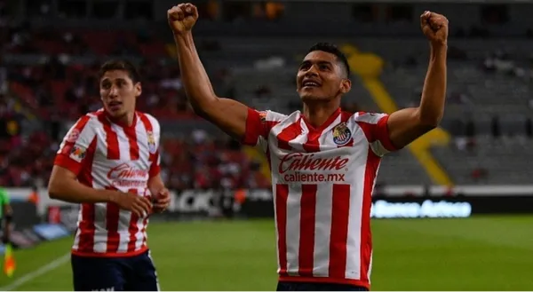 Sin necesidad de mucha prensa, estos jugadores tienen a Chivas como una muralla en defensa.