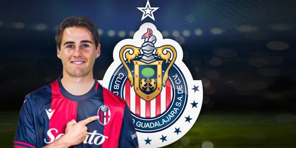 Teun Wilke junto al escudo de Chivas / FOTO X