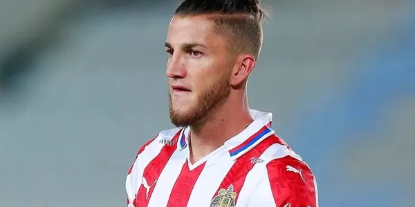 Tras la amarga eliminación ante Pumas, el plantel de Chivas rompió filas y ya se habla de los primeros movimientos rumbo al Clausura 2024