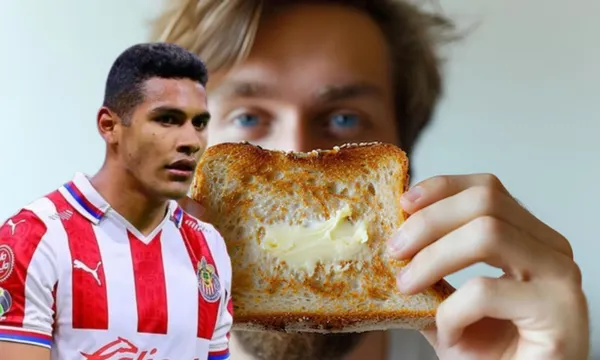 Trozo de pan exhibido por un comensal, junto a él el Tiba Sepúlveda / Somos Chivas