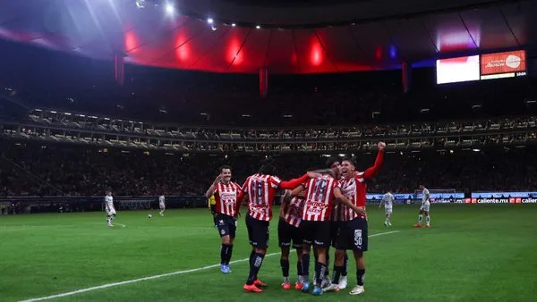 Una de las figuras de chvias estaría de regreso y pronto tendría su debut en el torneo | foto: X @chivas
