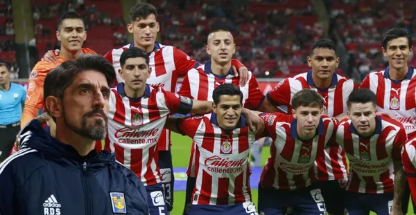 Veljko Paunovic junto a jugadores de Chivas / FOTO GETTY IMAGES