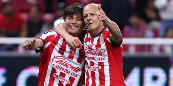 Yael Padilla y Chicharito Hernández (Fuente: MEXSPORT)