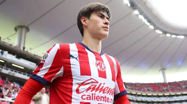 Hormiga podría haber no llegado a Chivas.