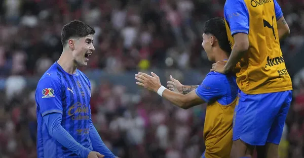 Siguen criticando el desempeño de Marco Antonio Ortiz en la victoria de Chivas en el Clásico Tapatío