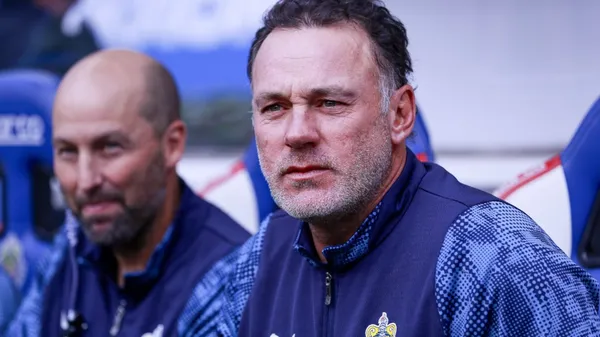 Gabriel Milito durante uno de los partidos de Chivas en la Liga MX