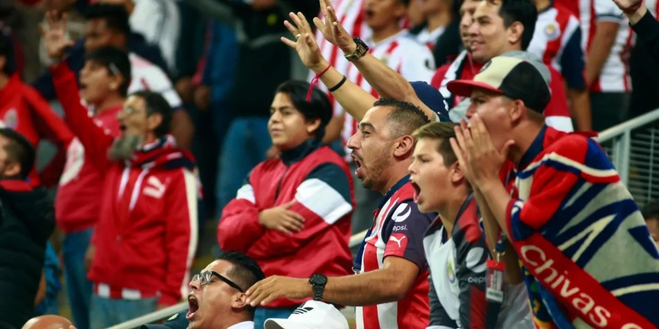 Compayito Chivas Juró amor a Chivas y pinta para ser el más abucheado por los ...