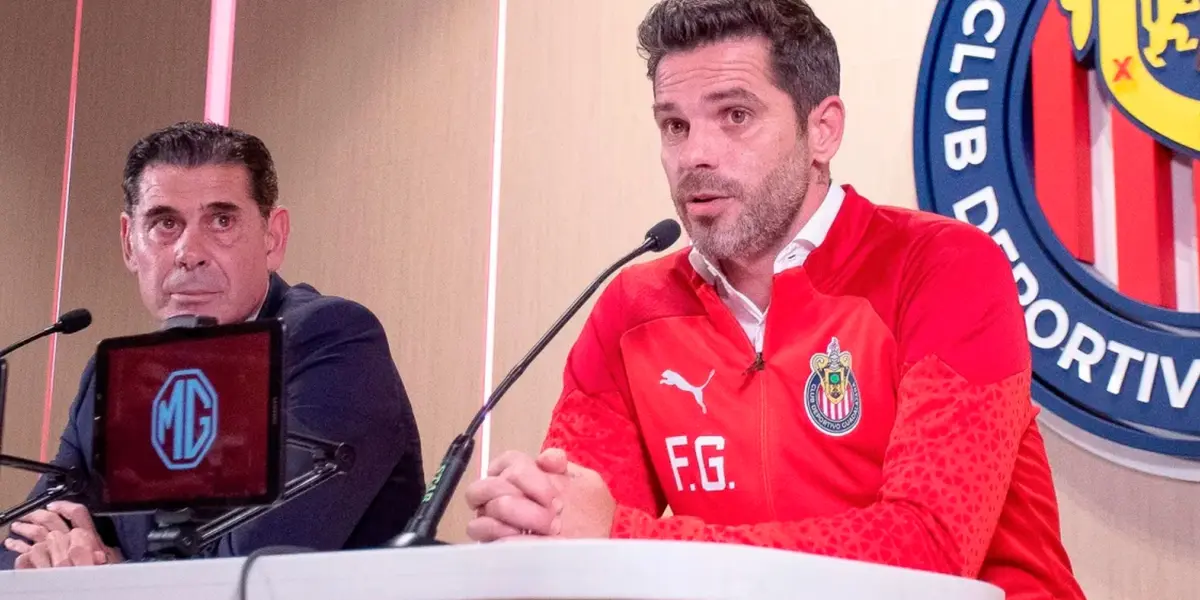 Fernando Hierro y Fernando Gago en una conferencia de prensa / Football Transfers