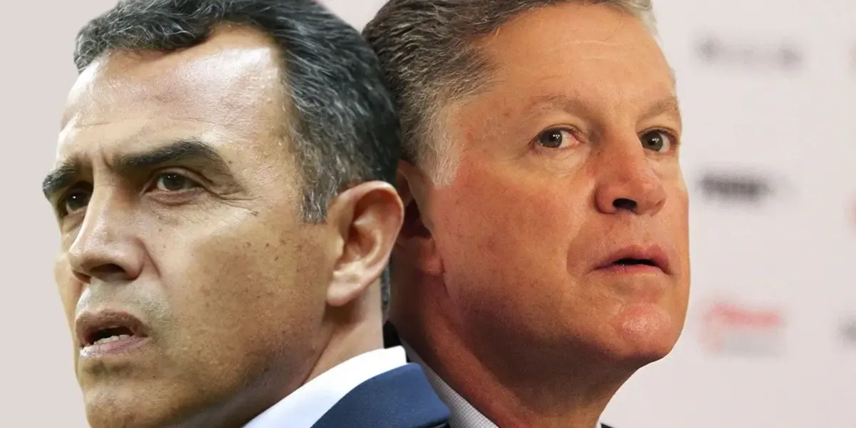 A Ricardo Cadena le está quedando grande el puesto de entrenador en Chivas.