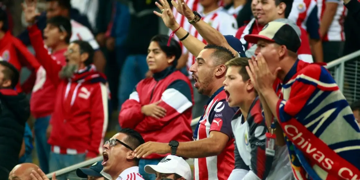 Afición en partido. Foto: Debate