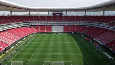 Akron de fondo, tomado de Chivas