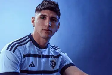 Alan Pulido busca retirarse en Chivas, pero no tiene prisa en el retiro