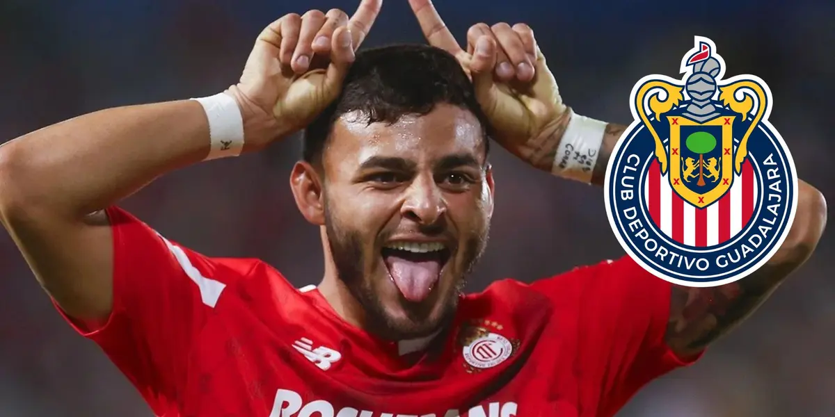 Alexis Vega con Toluca y escudo de Chivas