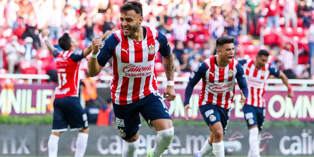 Alexis Vega cumplirá sus primeros 100 partidos con el Deportivo Guadalajara.