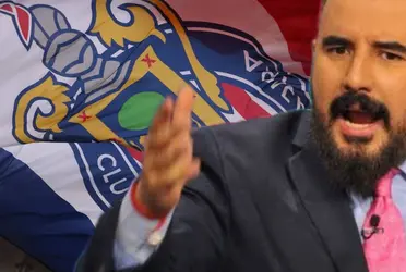 Álvaro Morales se arremetió contra las Chivas luego de dar a conocer la indisciplina de Alexis Vega, Cristian Calderón y Raúl Martínez.
