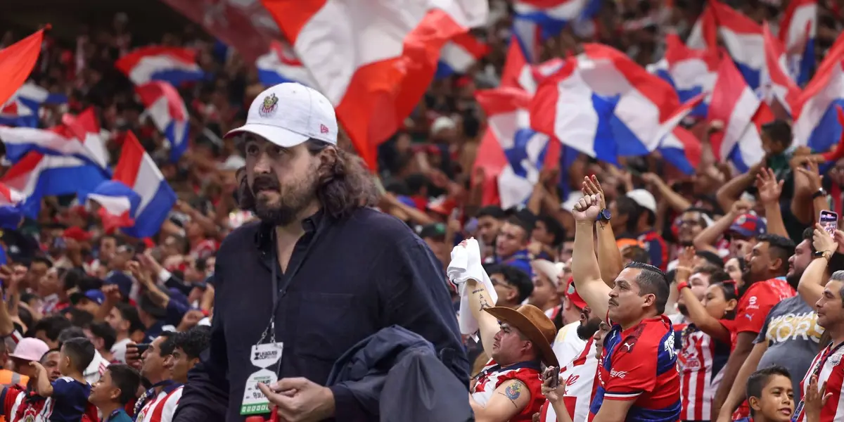 Amaury con la afición de Chivas molesta