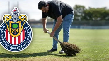 Amaury Vergara limpiando Verde Valle / Foto: GROK