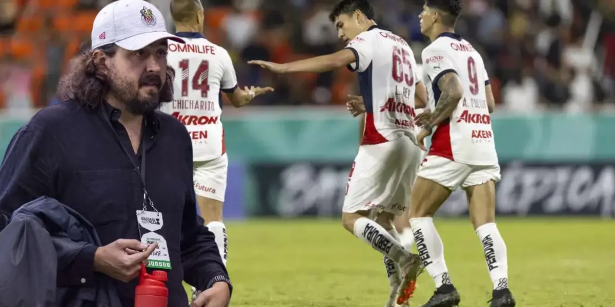 Amaury Vergara y jugadores de Chivas (Foto tomada de: MexSport)