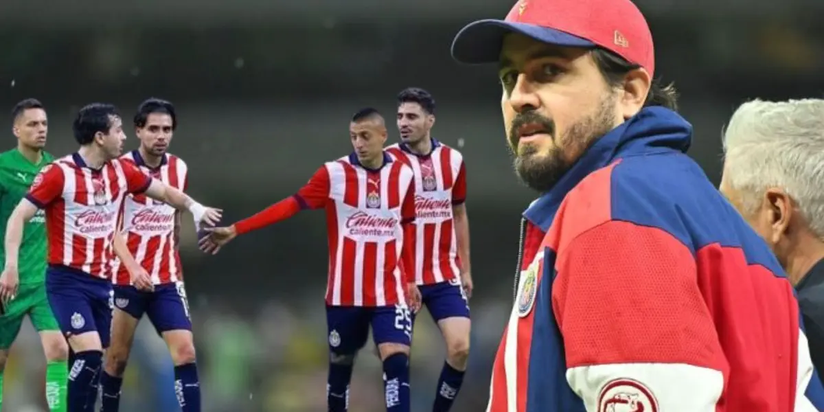 Amaury viendo a los jugadores de Chivas