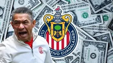Ambriz con el escudo de Chivas y dinero/FOTO: Récord