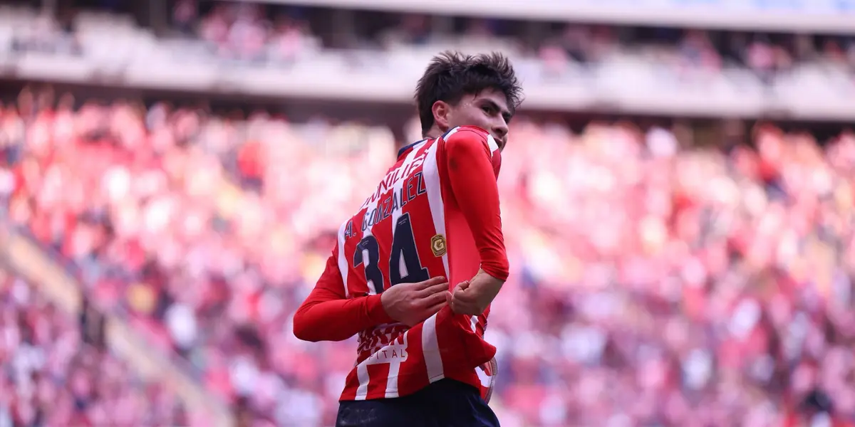 Armando festejando. Foto: Chivas