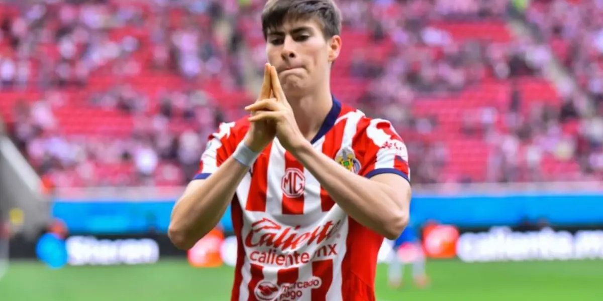 Armando González con la playera de las Chivas en un partido (Fuente: Mexsports)