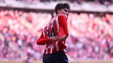 Armando González festejando. Foto: Chivas