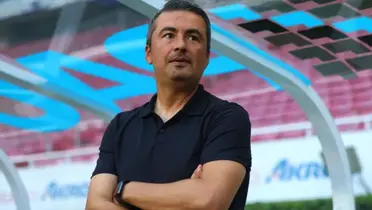 Arturo Ortega molesta a la afición rojiblanca con sus declaraciones tras la eliminación | Foto: TV Azteca