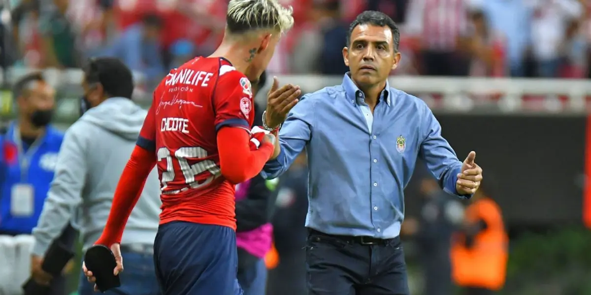 Aunque entra y marca diferencia, la razón por la que Cadena sigue sin considerar a Calderón como titular.