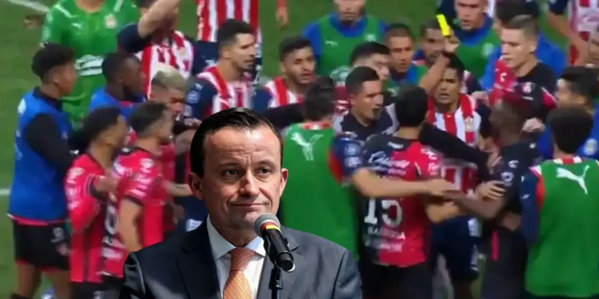 Bronca de Chivas y Mikel Arriola