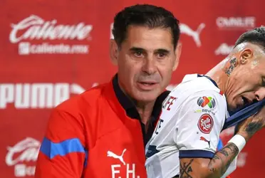 Calderón apunta para ir al Necaxa y las tres opciones que tiene Chivas en lista para ocupar su lugar