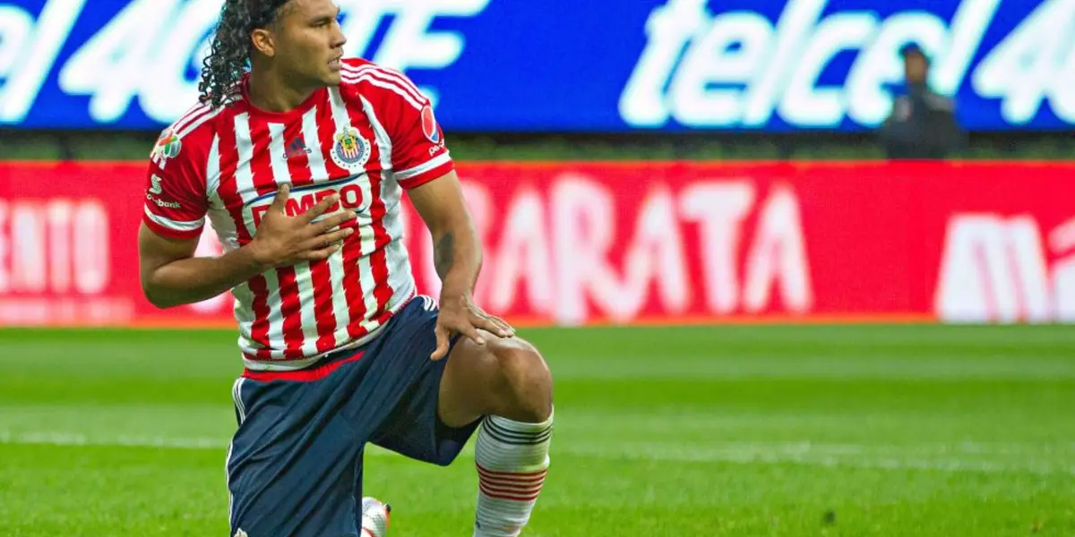 Carlos "Gullit" Peña volvió a aparecer, pero no por sus goles.