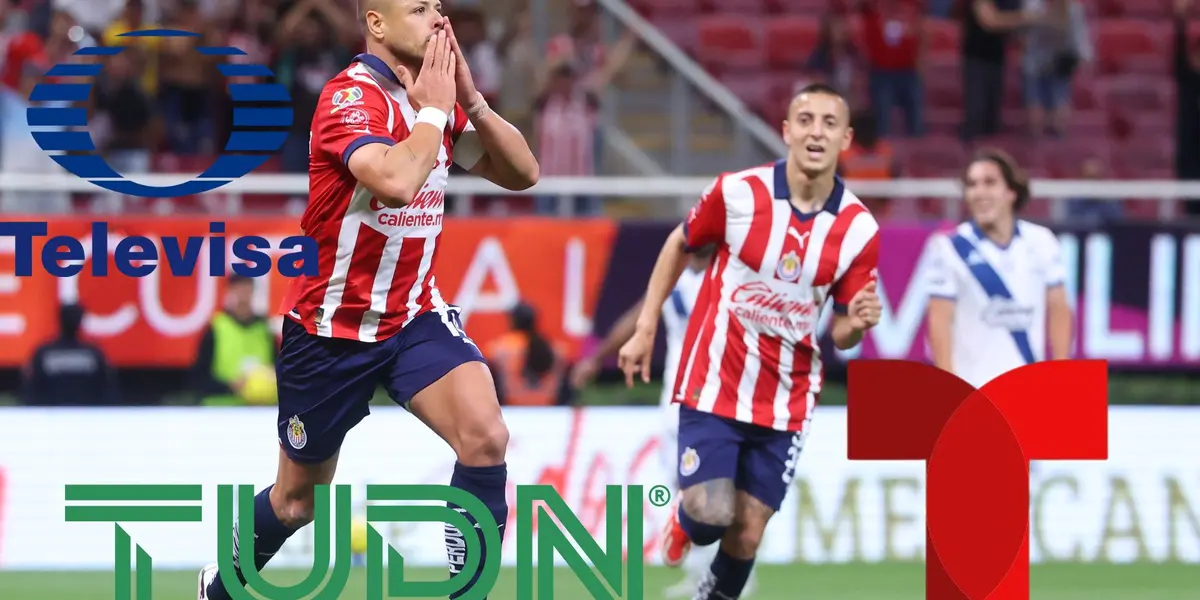 Chicharito festejando al gol