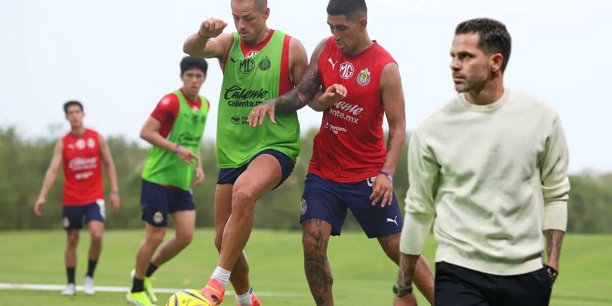 Chicharito y Pocho en la pretemporada y Gago