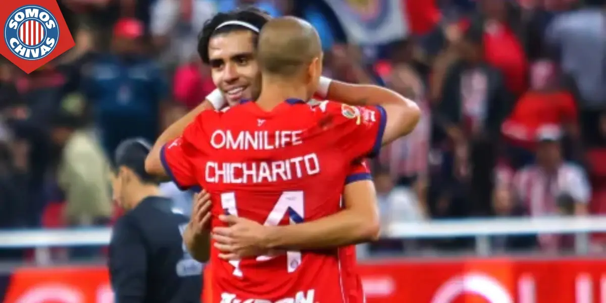 Chicharito y Ricardo Marín (Fuente: MEXSPORT)