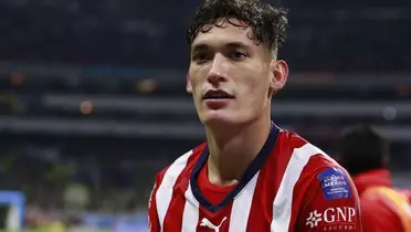 Chiquete con ofertas importantes, el jugador que sería su reemplazo en Chivas.