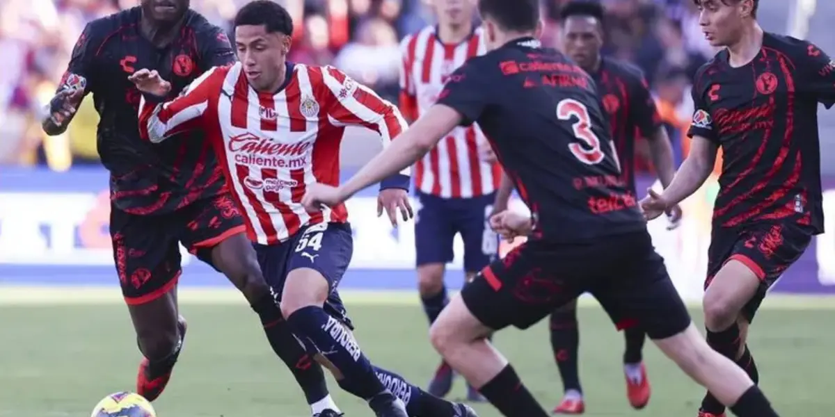 Chivas empató con Tijuana pero a un jugador le llovió críticas | Foto: Mediotiempo
